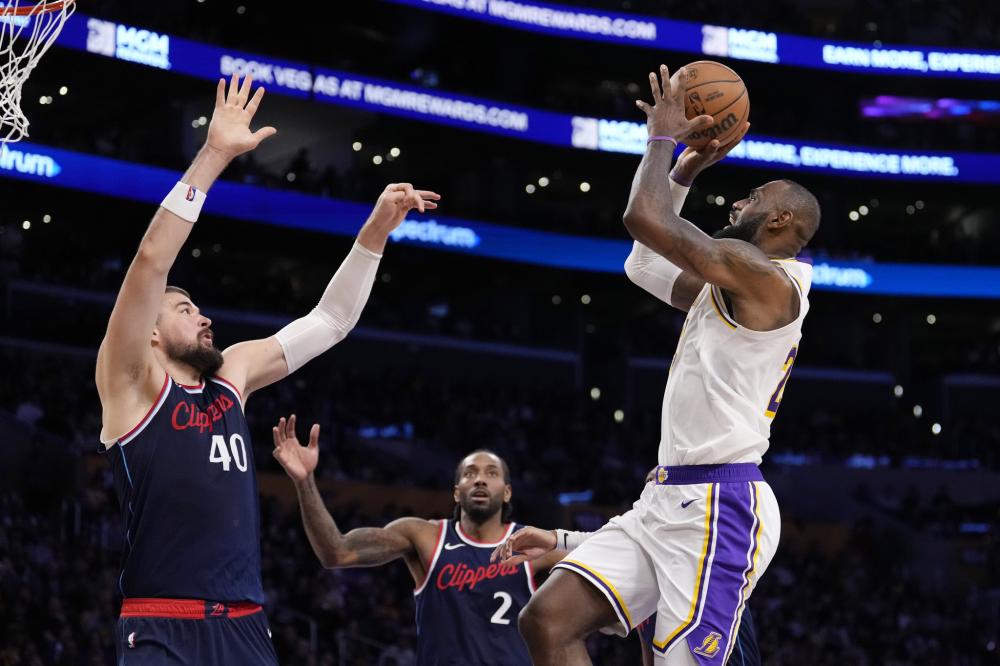 球运动员将 球运动员将